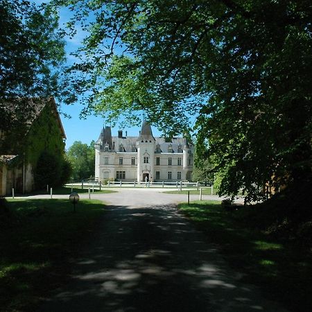 Chateau-Hotel De Nieuil Buitenkant foto