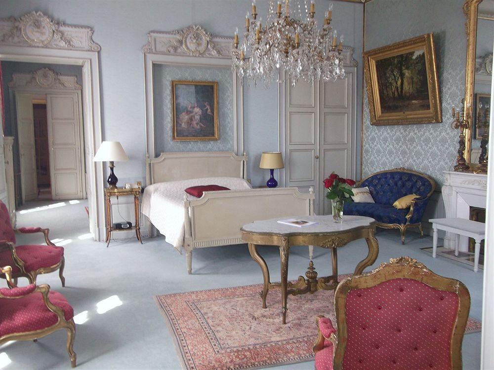 Chateau-Hotel De Nieuil Buitenkant foto