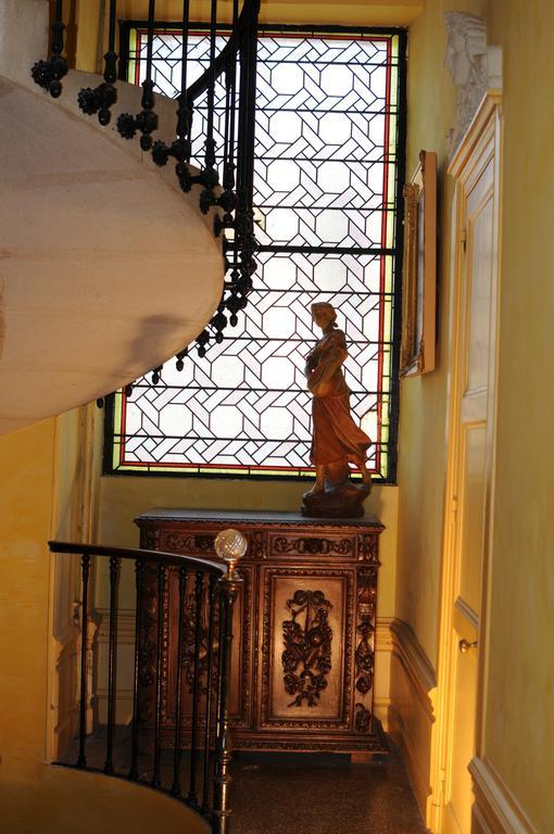 Chateau-Hotel De Nieuil Buitenkant foto