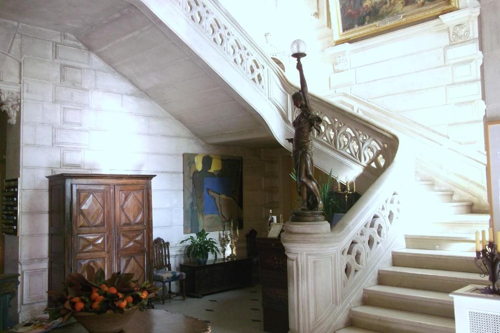 Chateau-Hotel De Nieuil Buitenkant foto
