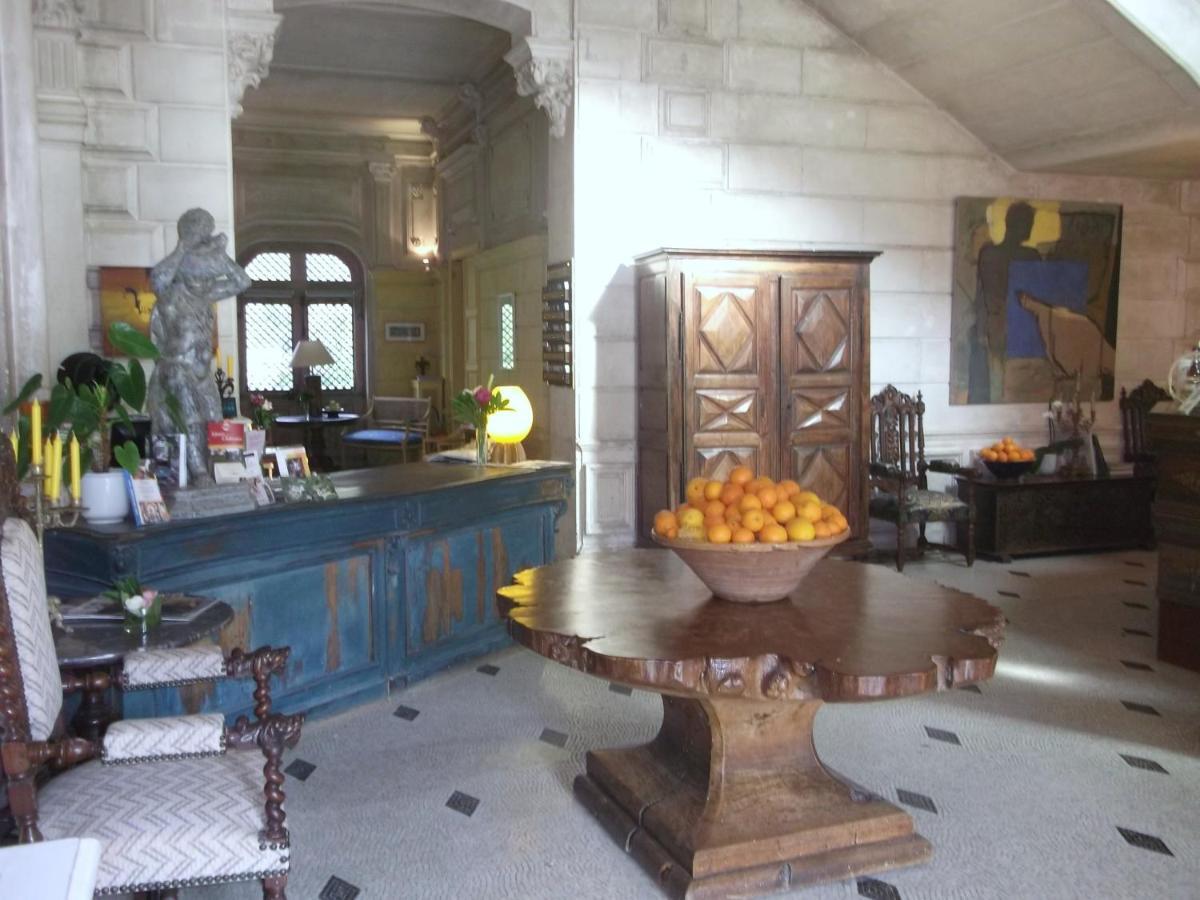Chateau-Hotel De Nieuil Buitenkant foto