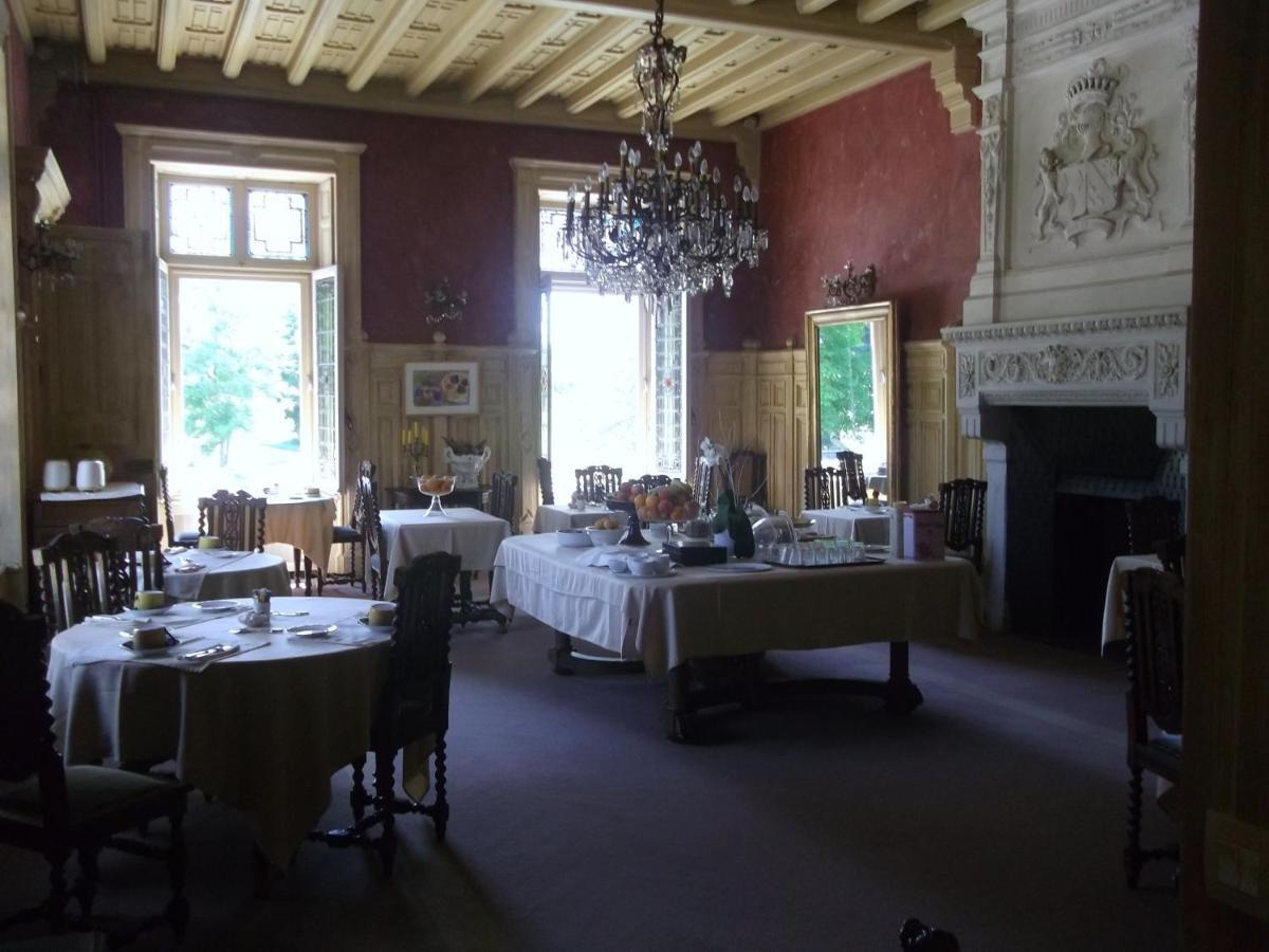 Chateau-Hotel De Nieuil Buitenkant foto